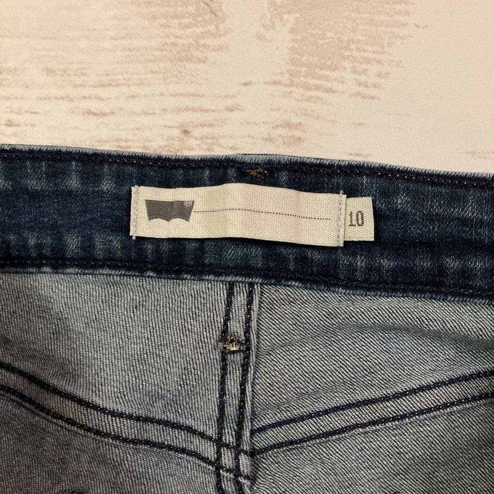 Levi’s Denim Rolled Sewn Cuffed Jean Sheorts 10 - Picture 2 of 10